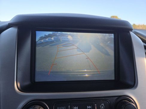 Used 2020 GMC Yukon XL SLT w/ Graphite Performance Edition image 10