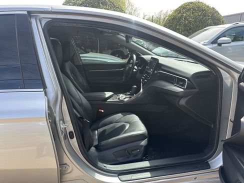 Used 2022 Toyota Camry XSE FWD image 19