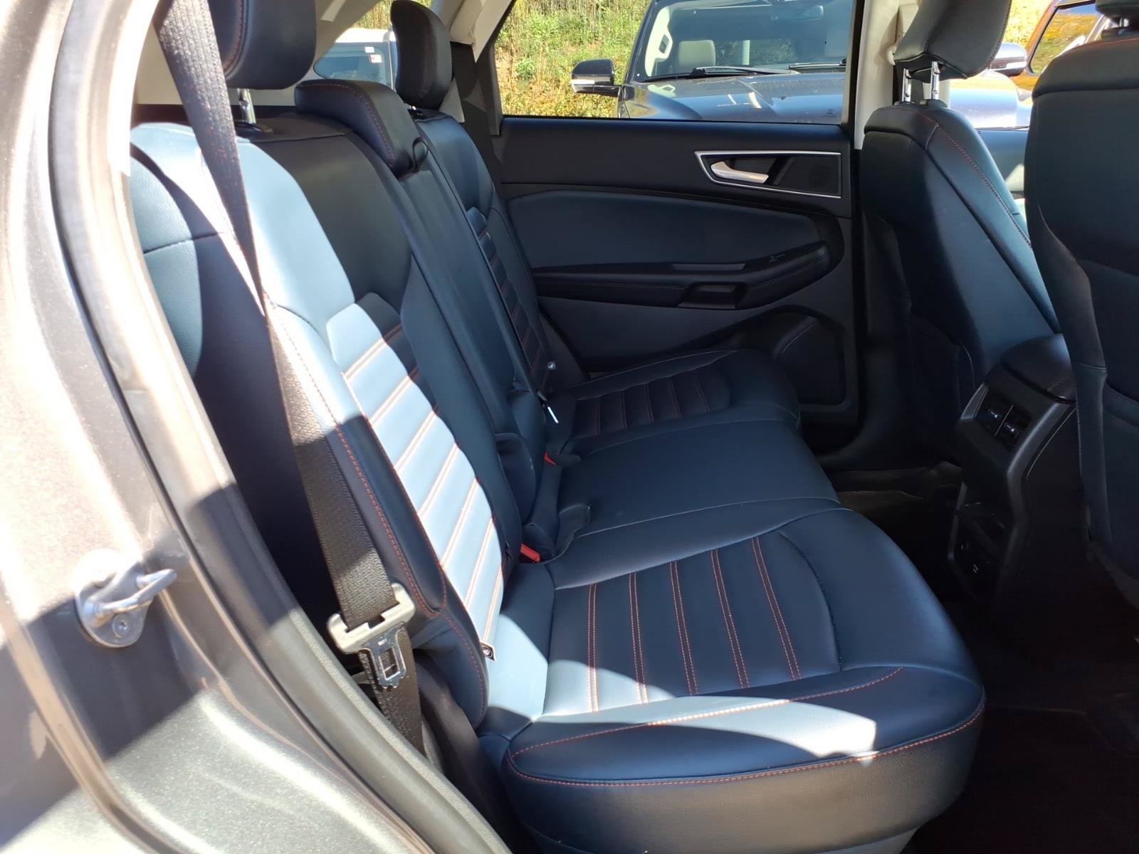 Certified 2024 Ford Edge SEL w/ Sport Appearance Package AWD/4WD image 9