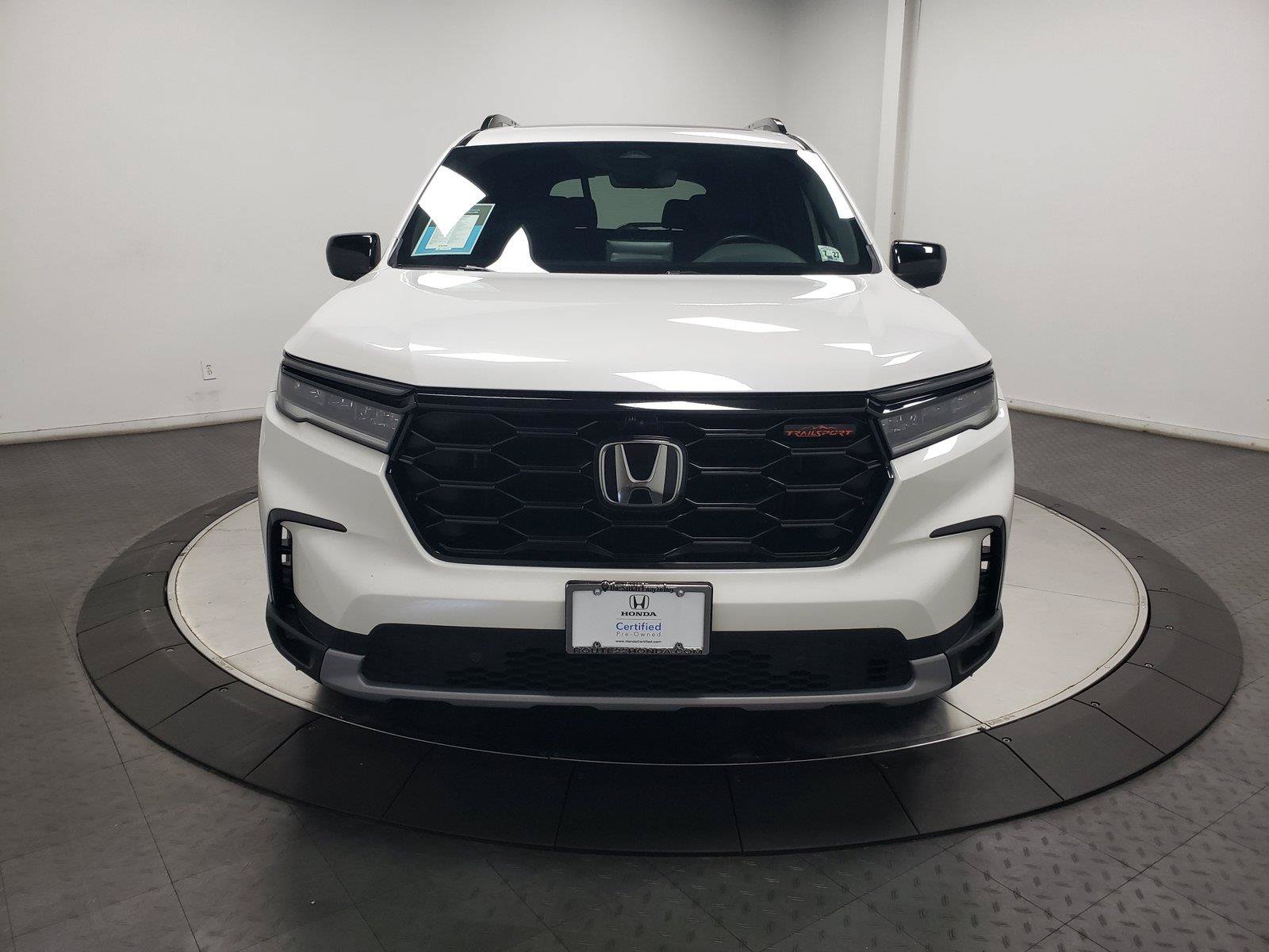 Certified 2023 Honda Pilot TrailSport image 4