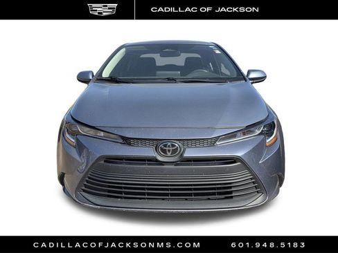 Used 2023 Toyota Corolla LE image 2