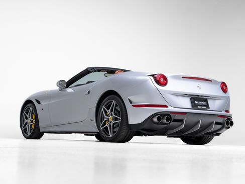 Used 2016 Ferrari California T image 60