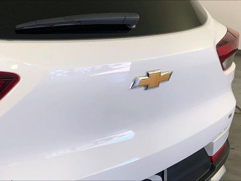 Used 2025 Chevrolet TrailBlazer LT AWD/4WD image 29