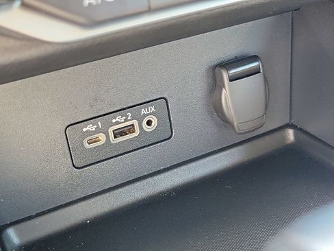 Used 2022 Nissan Sentra SV w/ Lighting Package FWD image 28