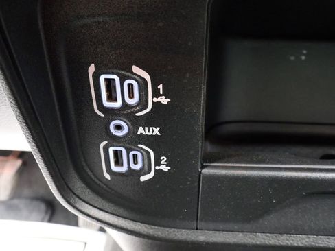 Used 2024 RAM 2500 Big Horn AWD/4WD image 29