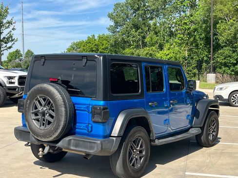 Used 2024 Jeep Wrangler Unlimited Sport AWD/4WD image 12