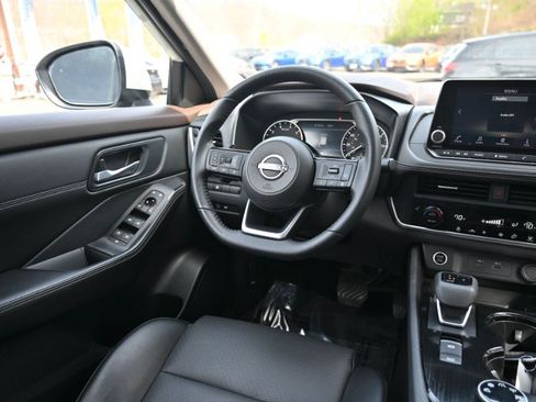 Used 2023 Nissan Rogue SV w/ SV Premium B Package AWD/4WD image 13