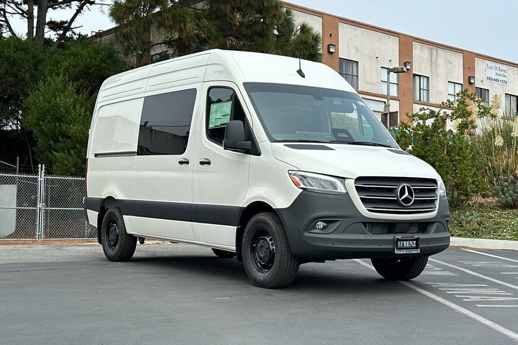 Used 2025 Mercedes-Benz Sprinter 2500 image 2