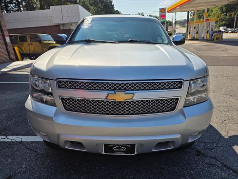 Used 2013 Chevrolet Avalanche LTZ AWD/4WD image 9