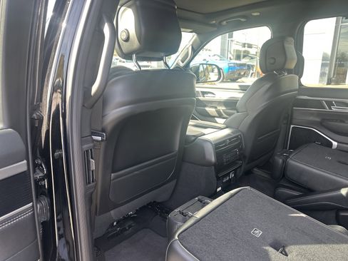 New 2026 Jeep Grand Wagoneer Limited AWD/4WD image 20