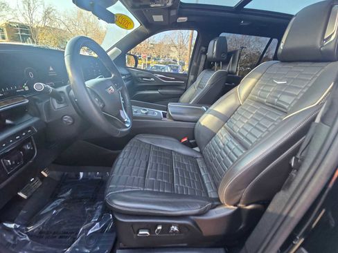 Used 2022 Cadillac Escalade Sport Platinum w/ Heavy-Duty Trailer Package image 26