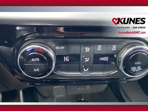 Used 2025 Chevrolet Trax LT image 19