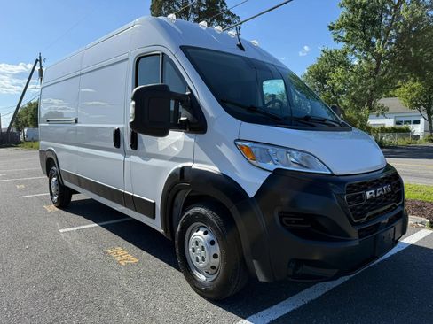 Used 2023 RAM ProMaster 2500 FWD image 2