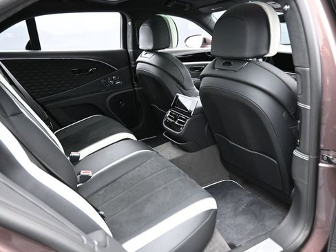 Certified 2025 Bentley Flying Spur Speed image 34