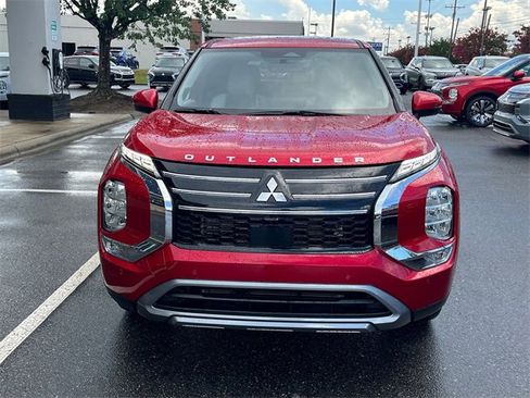 New 2025 Mitsubishi Outlander SE image 8