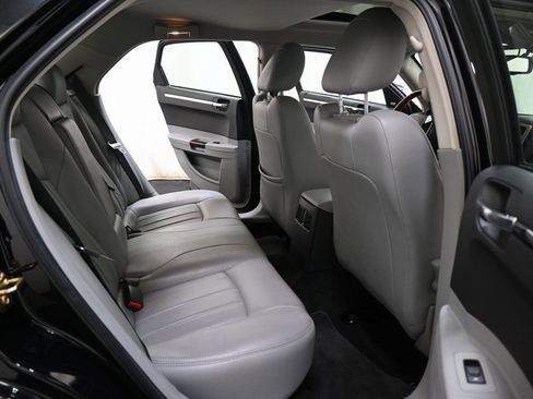 Used 2006 Chrysler 300 C w/ Sound Group II image 20