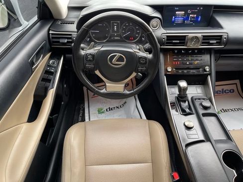 Used 2018 Lexus IS 300 AWD image 5