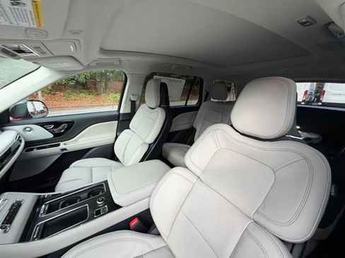 New 2026 Lincoln Aviator Reserve image 13
