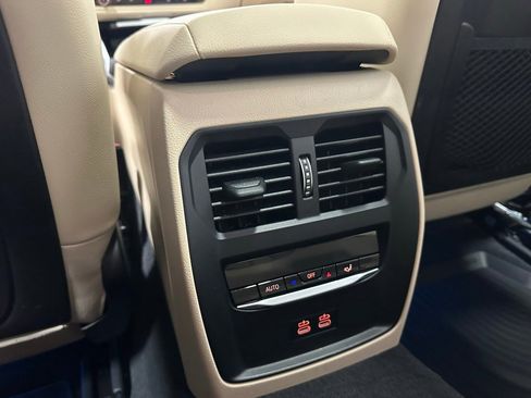 Used 2023 BMW 330i xDrive Sedan w/ Premium Package image 46