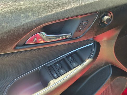 Used 2018 Chevrolet Cruze LT FWD image 9