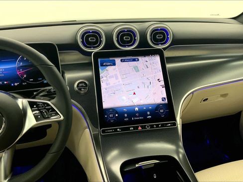 Used 2026 Mercedes-Benz GLC 300 image 26