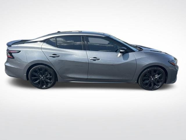 Used 2023 Nissan Maxima SR w/ Sport Mat Group FWD image 7
