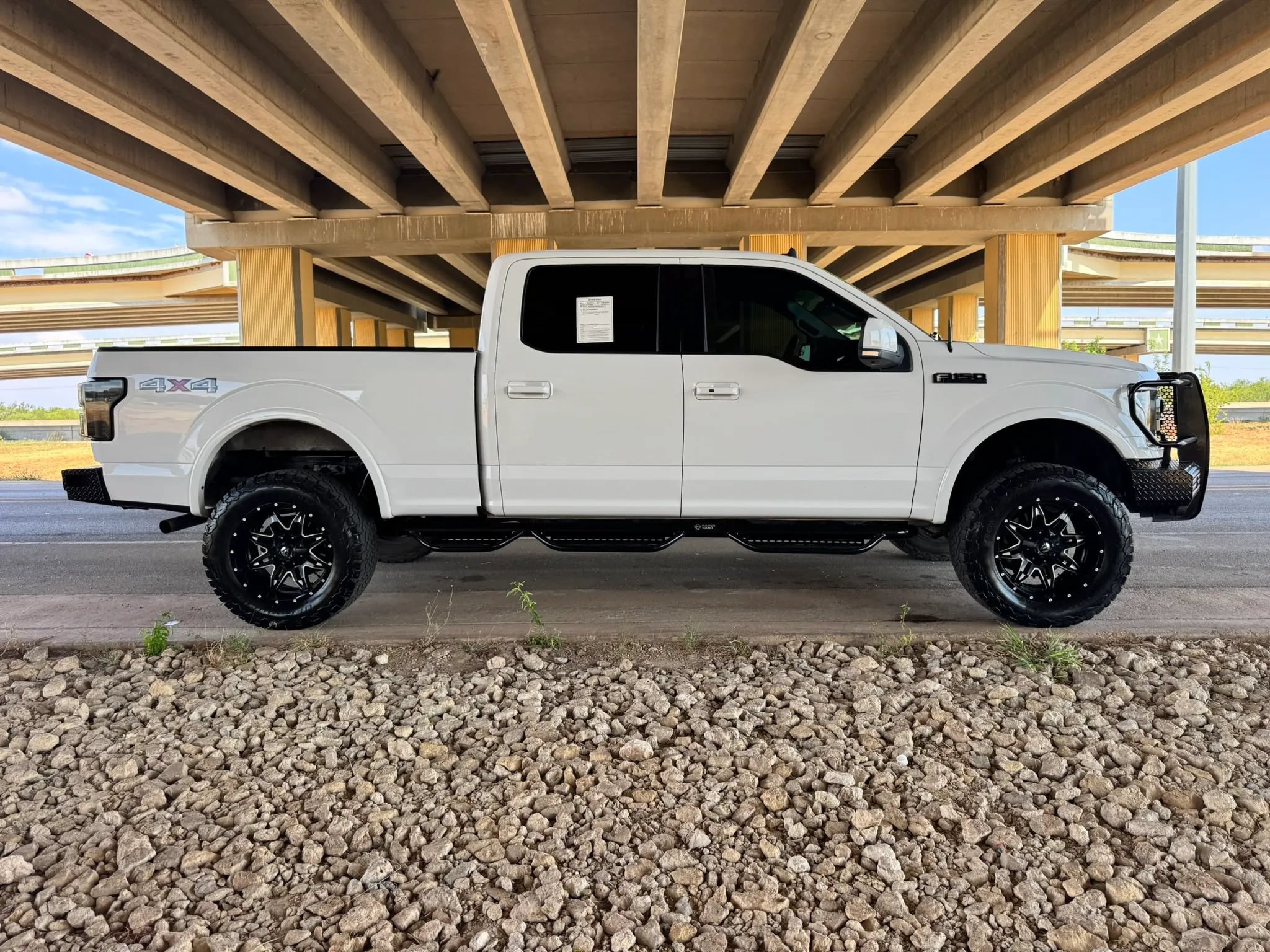 Used 2019 Ford F150 Lariat AWD/4WD image 2