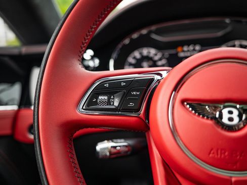 Used 2022 Bentley Continental GT image 21