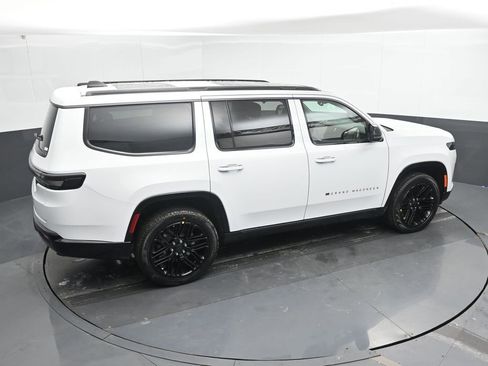 New 2026 Jeep Grand Wagoneer Limited AWD/4WD image 42