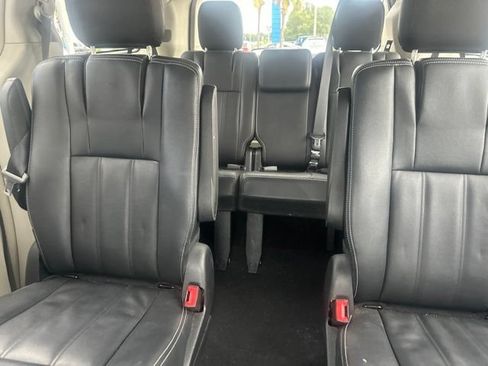 Used 2016 Chrysler Town & Country LX FWD image 30