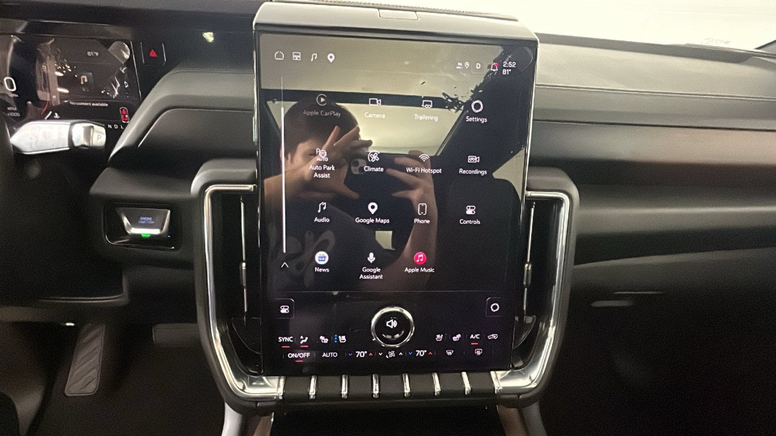 New 2026 GMC Yukon Denali w/ Sun & Power Step Package AWD/4WD image 28