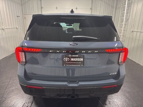 Used 2026 Ford Explorer Active AWD/4WD image 39