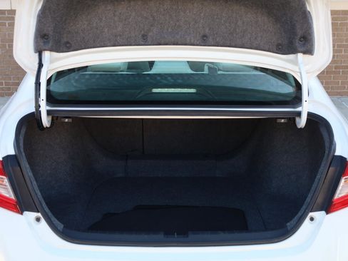 Used 2018 Honda Accord EX image 11
