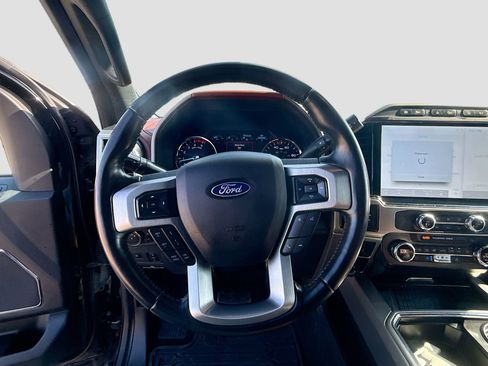 Certified 2022 Ford F450 Platinum w/ FX4 Off-Road Package image 15