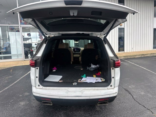 Used 2023 Chevrolet Traverse Premier FWD image 19