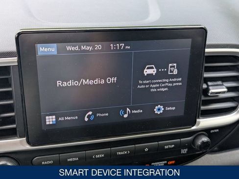 Certified 2024 Hyundai Venue SEL FWD image 25