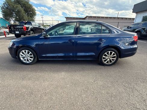 Used 2013 Volkswagen Jetta SE FWD image 4