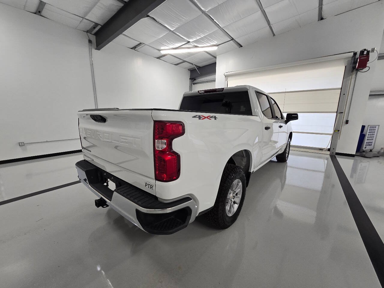 Used 2024 Chevrolet Silverado 1500 W/T w/ Trailering Package AWD/4WD image 10