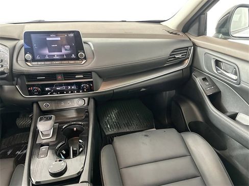 Used 2023 Nissan Rogue SV w/ SV Premium B Package image 27