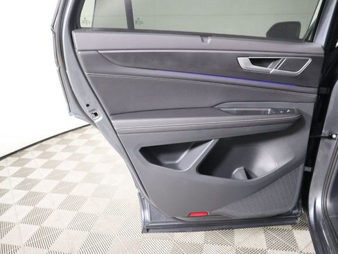 Used 2024 Volkswagen Atlas Cross Sport SEL R-Line image 26