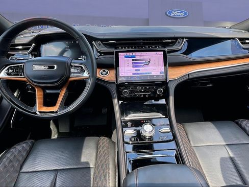 Used 2023 Jeep Grand Cherokee L Summit image 7