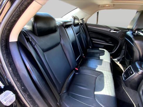 Used 2016 Chrysler 300 Limited RWD image 20