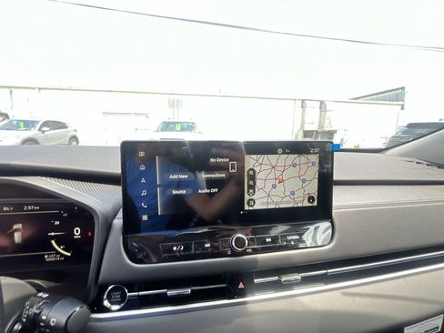 Used 2025 Mitsubishi Outlander SE FWD image 16