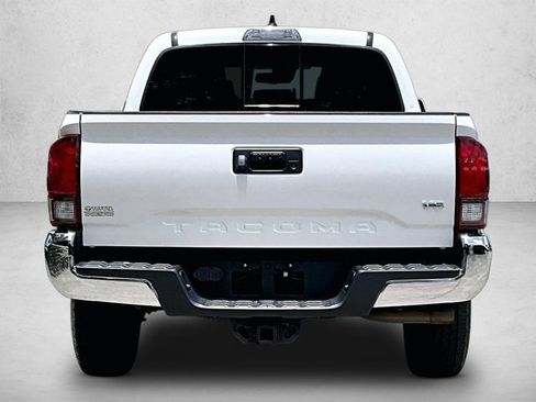 Used 2020 Toyota Tacoma SR5 RWD image 4