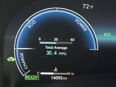 Used 2025 Toyota Sienna XSE w/ XSE Plus Package image 4