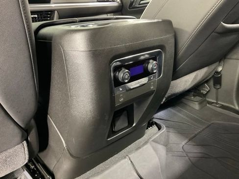 Used 2025 Chevrolet Suburban Premier AWD/4WD image 24