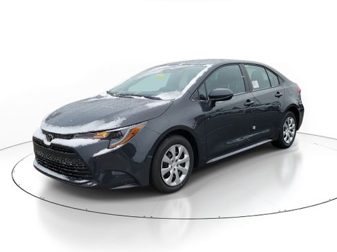 New 2026 Toyota Corolla LE image 2