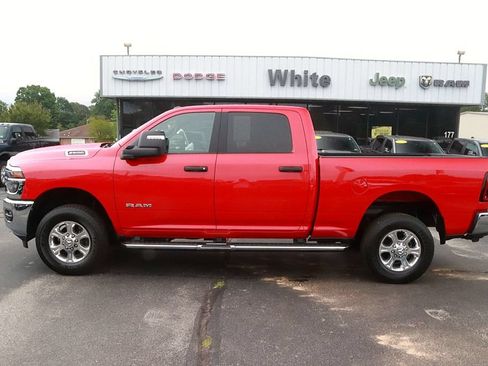 Used 2026 RAM 2500 Big Horn AWD/4WD image 4