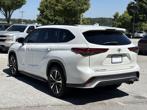 Used 2022 Toyota Highlander XSE AWD/4WD image 20