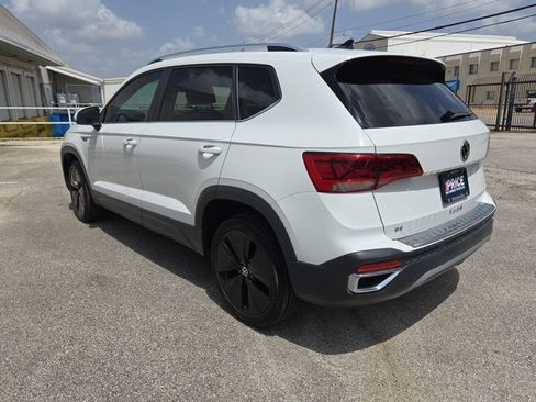 Used 2022 Volkswagen Taos SE FWD image 7